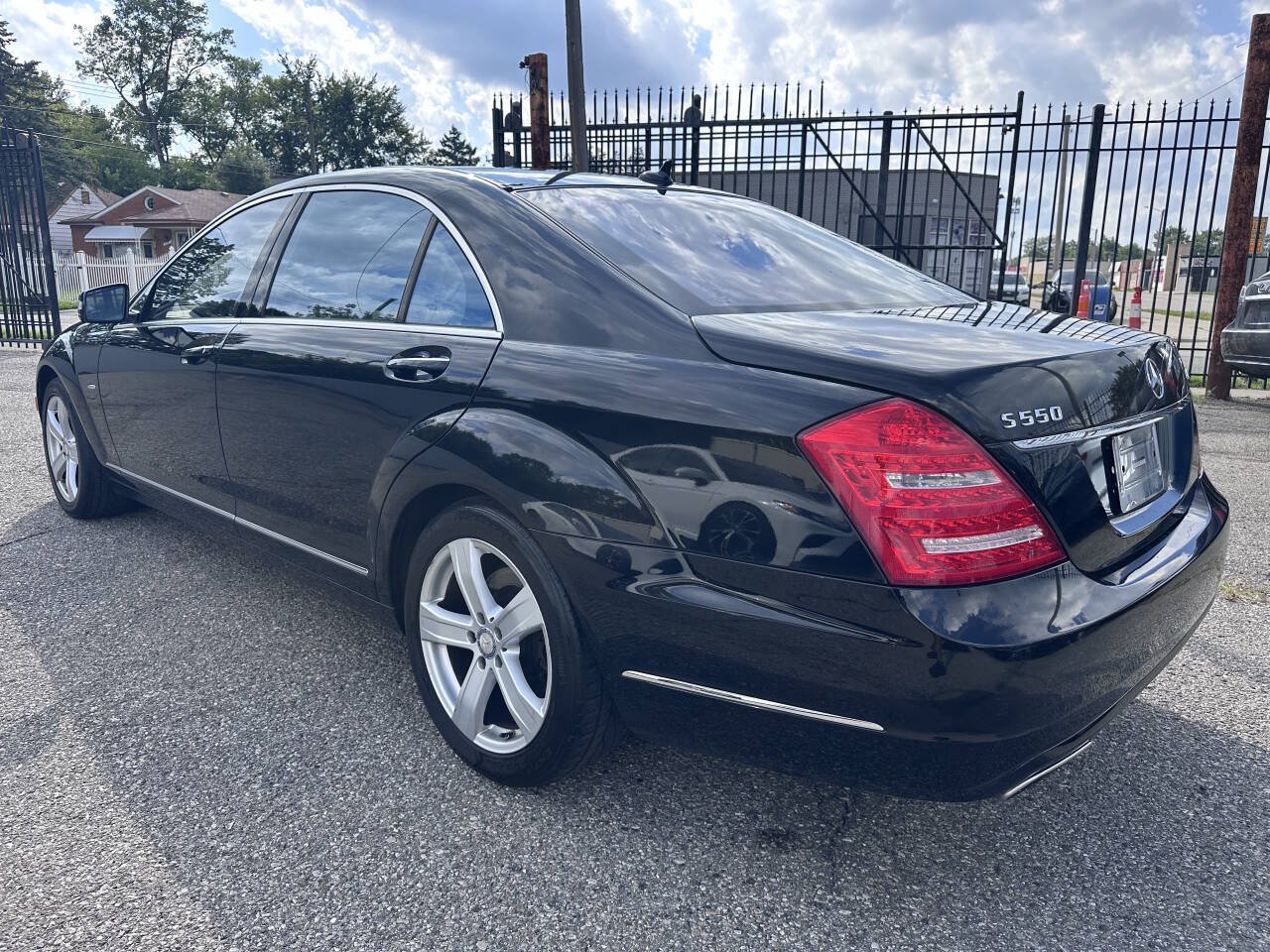 Used 2012 Mercedes-Benz S 550 4MATIC image 5