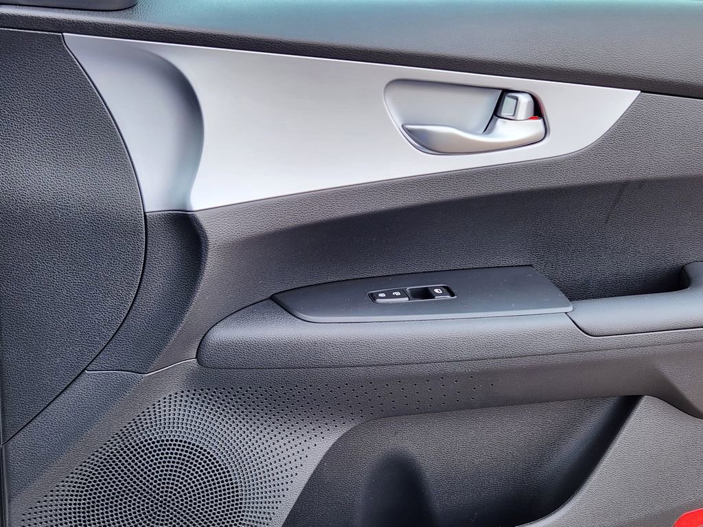 Certified 2023 Kia Forte LXS image 12