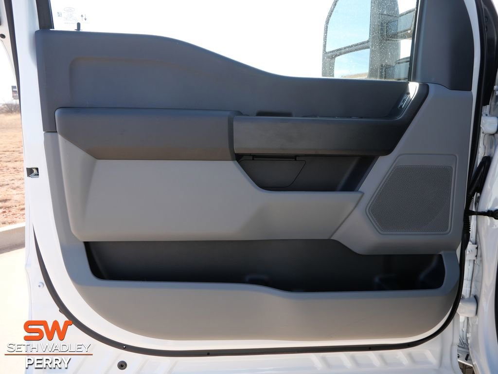 New 2026 Ford F250 XL w/ XL Chrome Package image 16