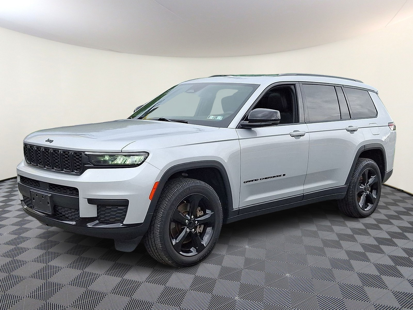 Used 2023 Jeep Grand Cherokee L Laredo AWD/4WD image 1