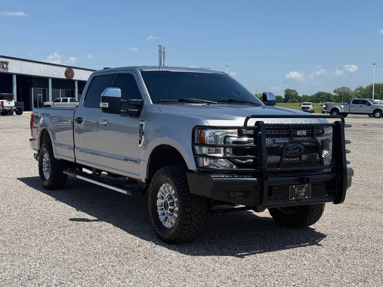 Used 2022 Ford F350 XLT w/ XLT Premium Package AWD/4WD image 3
