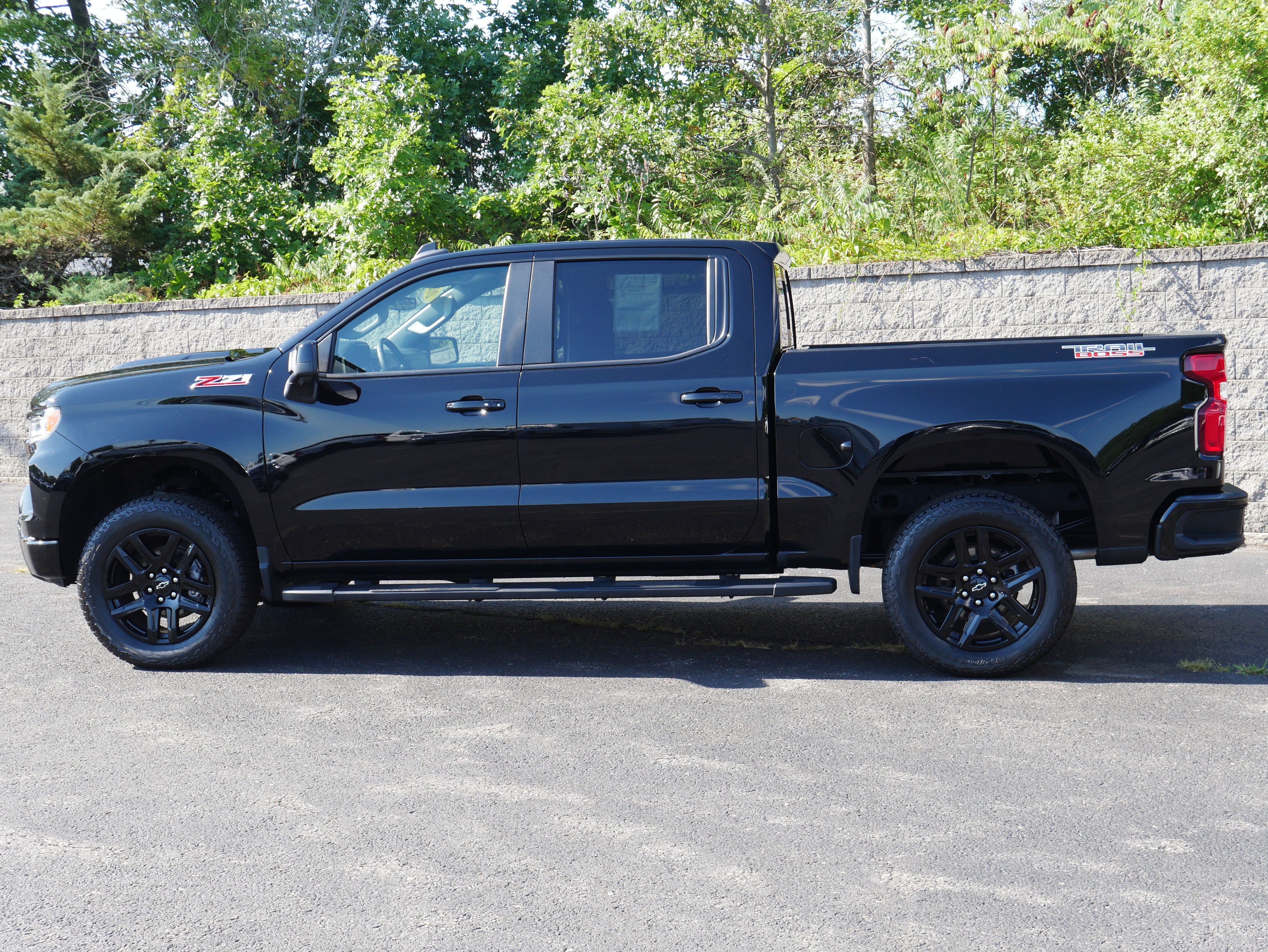 Certified 2024 Chevrolet Silverado 1500 LT Trail Boss w/ Convenience Package II AWD/4WD image 3