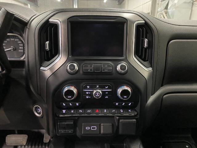 Used 2021 GMC Sierra 3500 Denali w/ Denali Black Diamond Edition image 25
