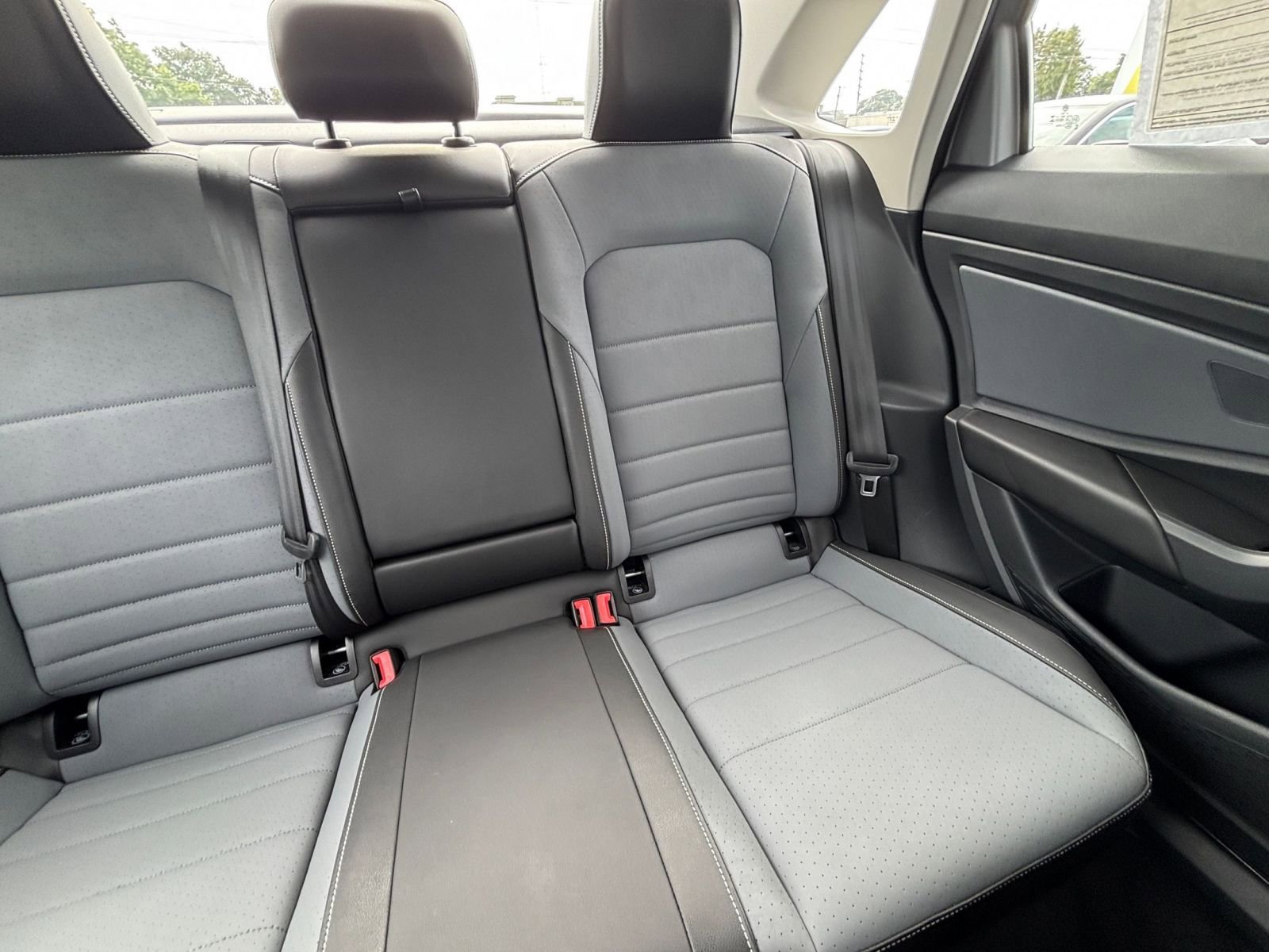 Used 2025 Volkswagen Jetta SE image 36