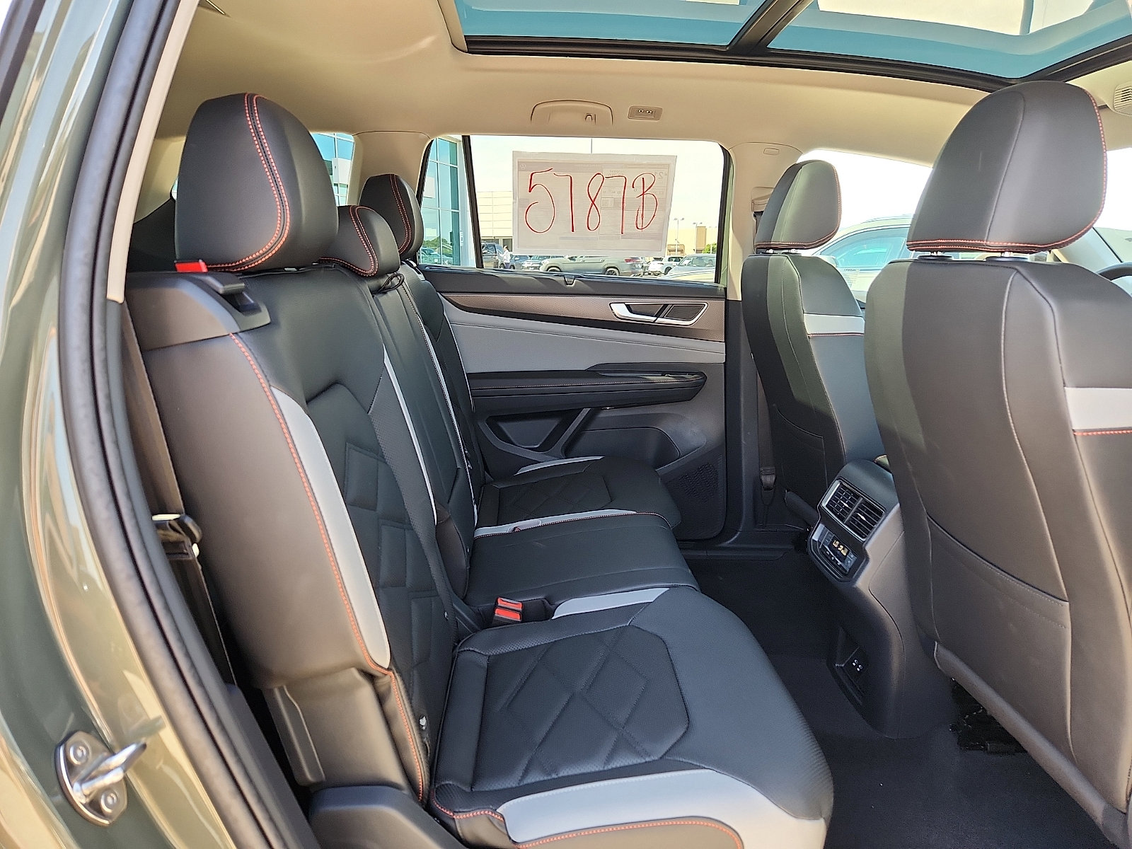 New 2026 Volkswagen Atlas Peak Edition AWD/4WD image 14