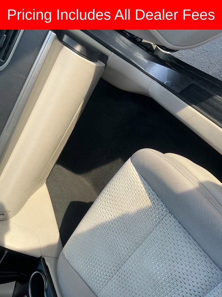 Used 2014 Toyota Camry LE FWD image 21