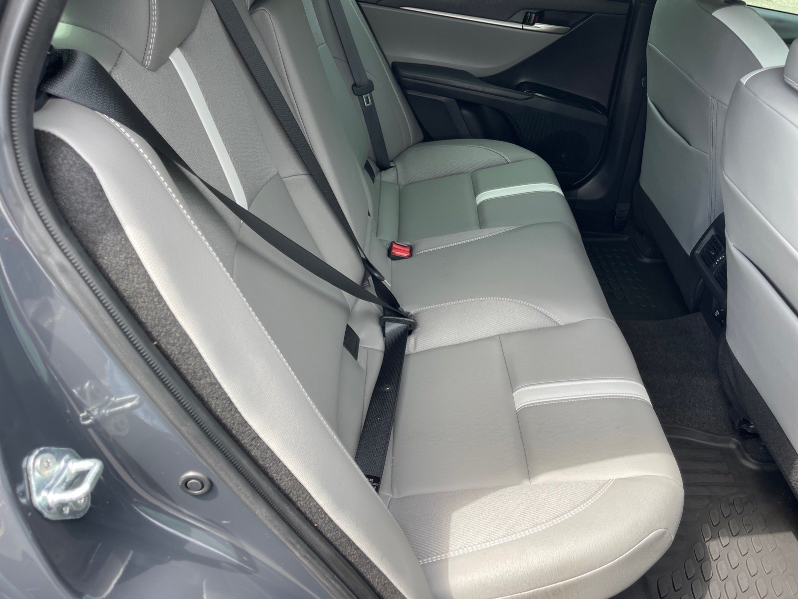 Used 2025 Toyota Camry SE w/ Multimedia Upgrade Package FWD image 18