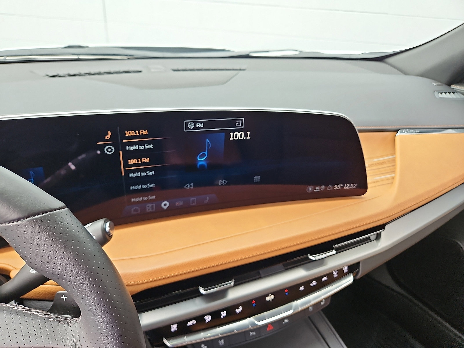 Certified 2025 Cadillac XT4 Sport FWD image 18