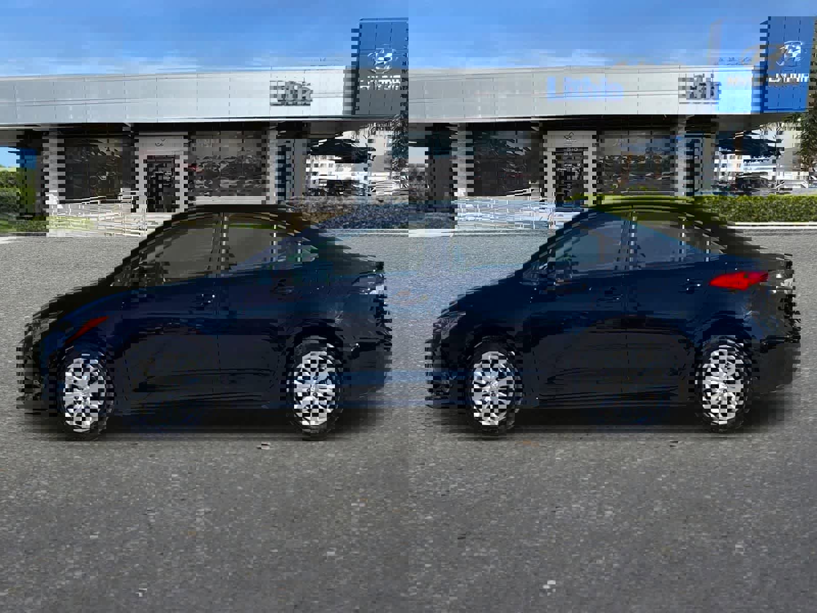 Used 2025 Toyota Corolla LE image 6