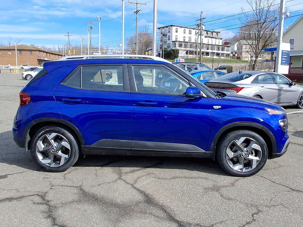 Certified 2022 Hyundai Venue SEL image 53