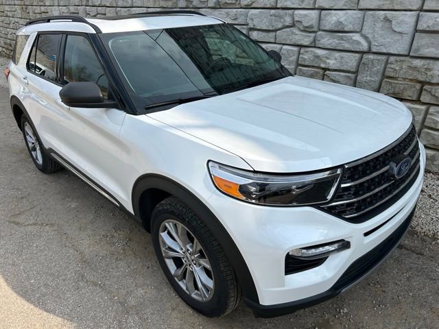 Used 2023 Ford Explorer XLT w/ Equipment Group 202A image 7