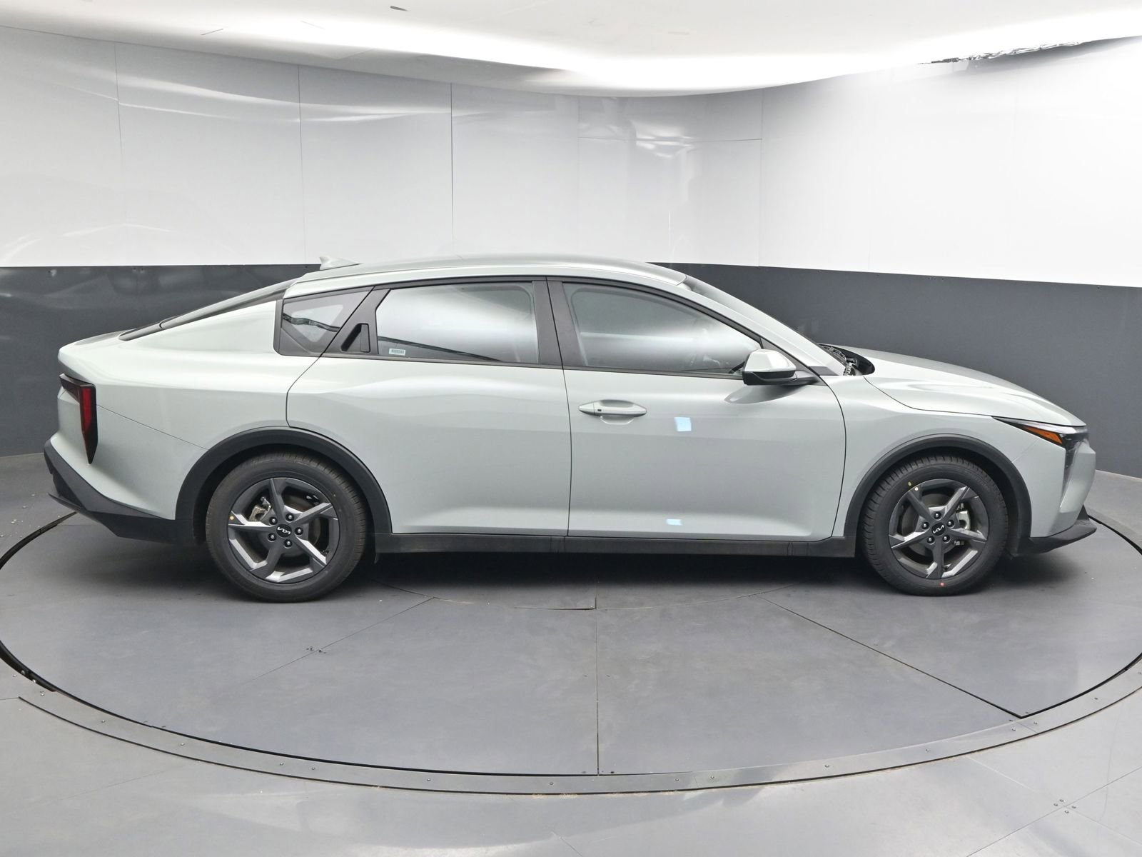 Used 2025 Kia K4 LXS FWD image 8