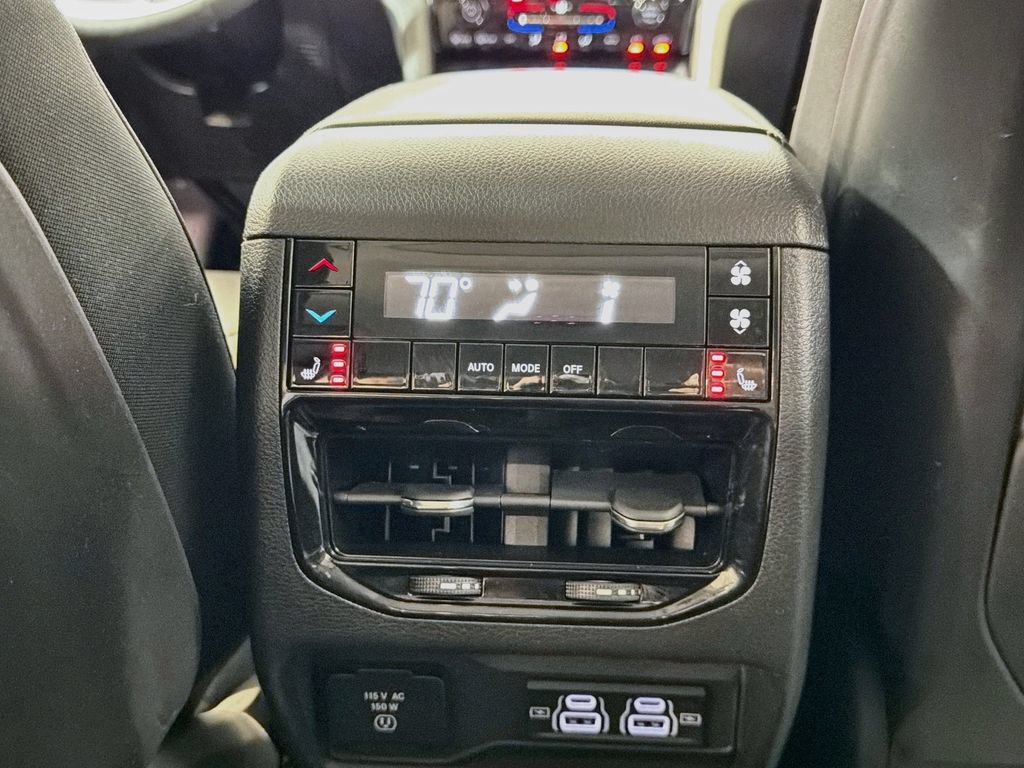 Used 2023 Jeep Grand Cherokee L Limited AWD/4WD image 28