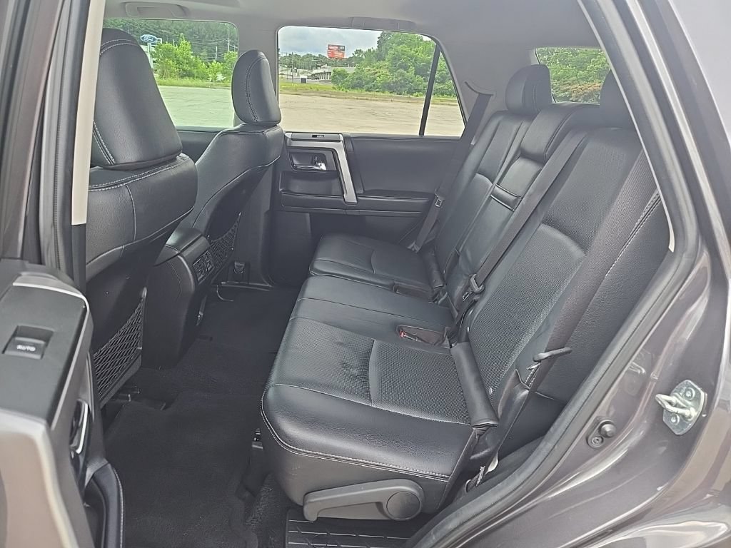 Used 2022 Toyota 4Runner Limited AWD/4WD image 17