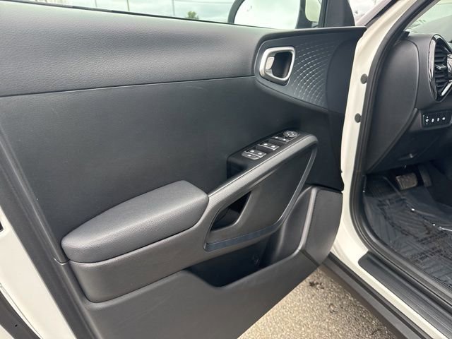 Used 2023 Kia Soul EX image 23