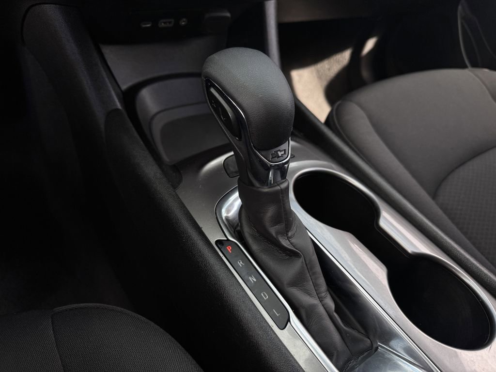 Used 2021 Chevrolet Malibu LS FWD image 18