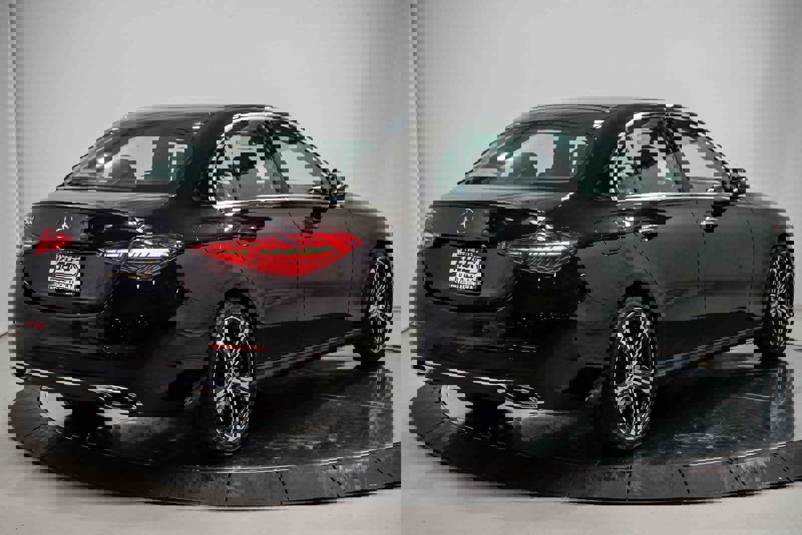 Used 2025 Mercedes-Benz C 300 Sedan image 4