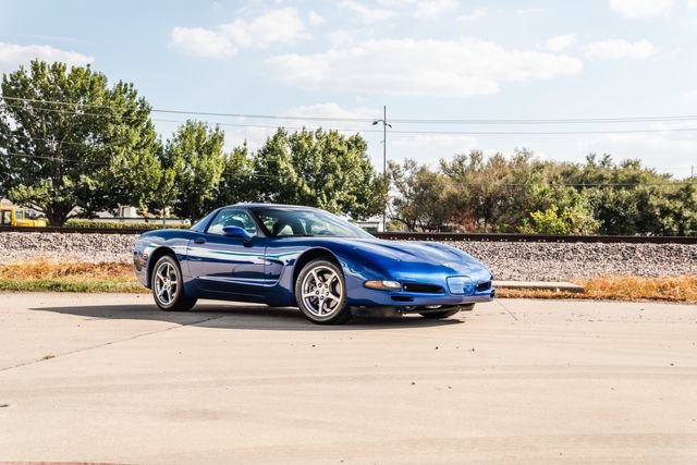 Used 2003 Chevrolet Corvette Coupe w/ Preferred Equipment Group RWD image 19