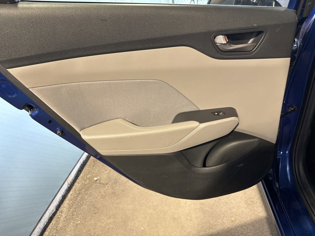 Used 2022 Hyundai Accent SE image 19