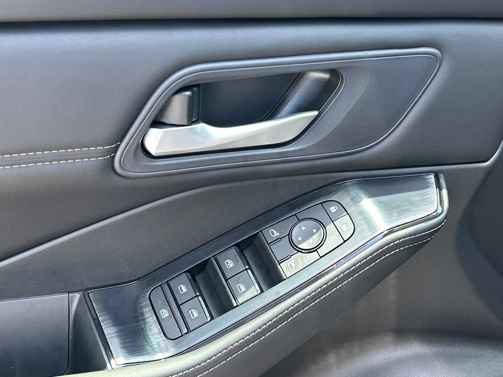 New 2026 Nissan Rogue Dark Armor FWD image 18