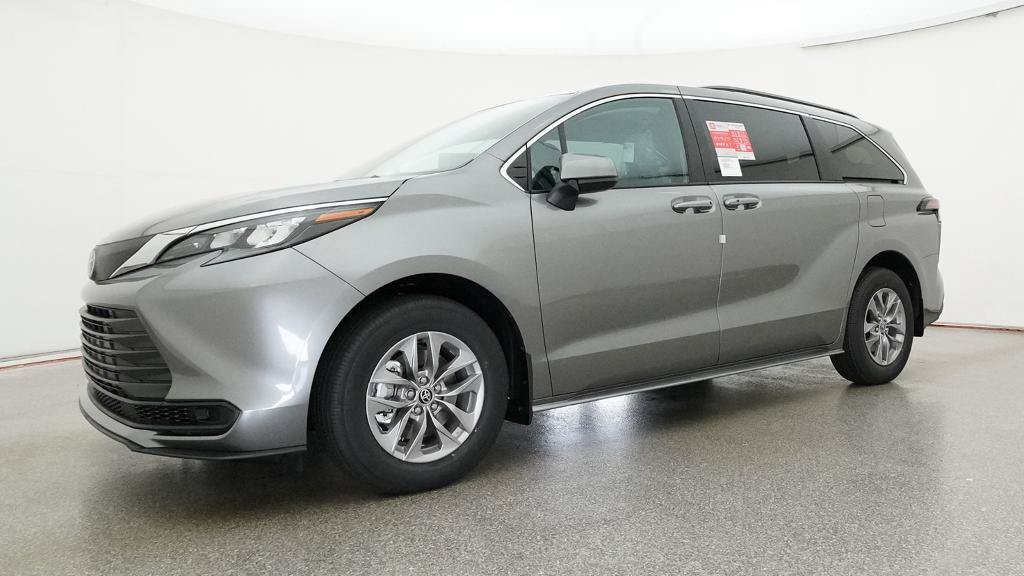 New 2026 Toyota Sienna LE FWD image 20