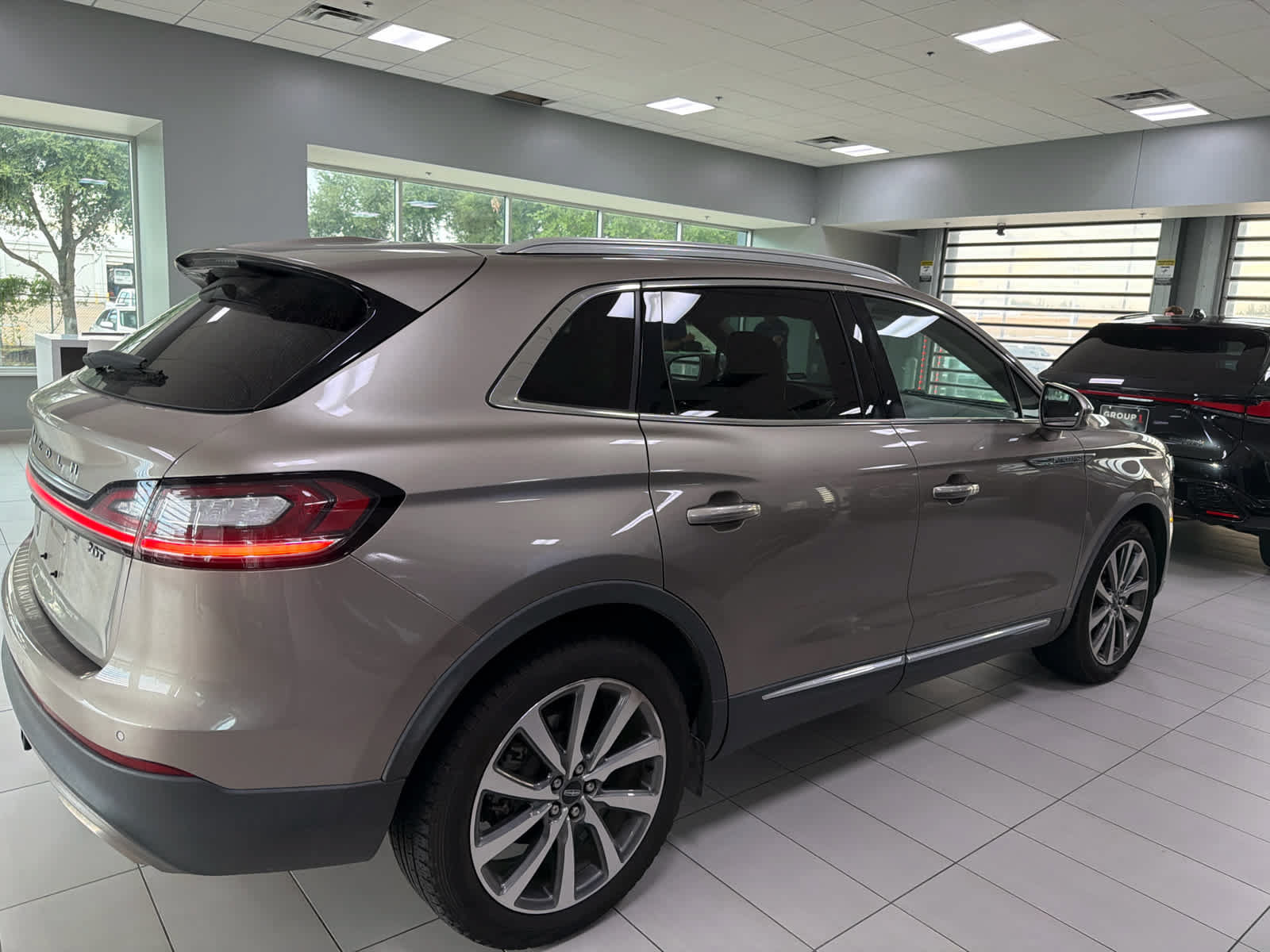 Used 2019 Lincoln Nautilus Select FWD image 6