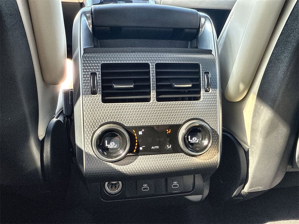 Used 2022 Land Rover Range Rover Sport HST image 16