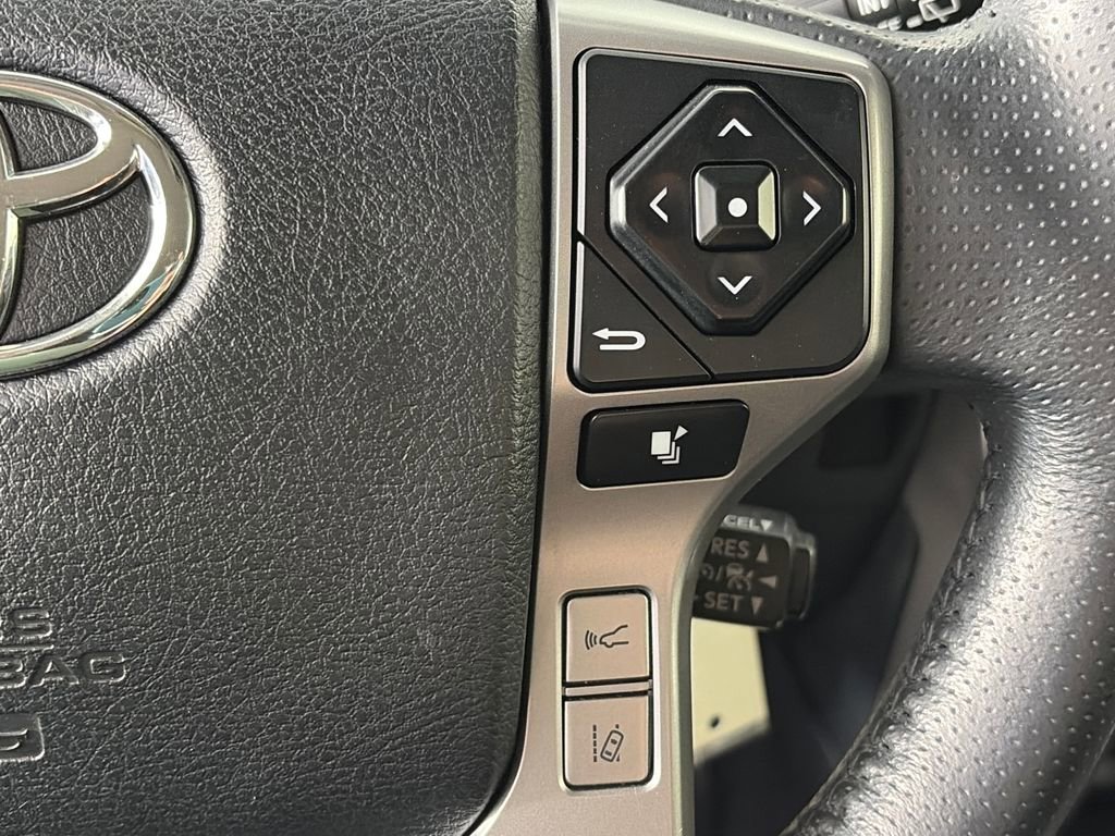 Used 2020 Toyota 4Runner SR5 image 18