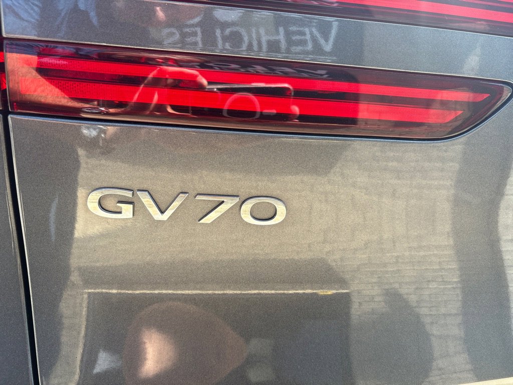 Used 2022 Genesis GV70 3.5T Sport w/ Sport Prestige Package AWD/4WD image 6