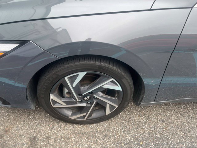 Used 2024 Hyundai Elantra Limited FWD image 10