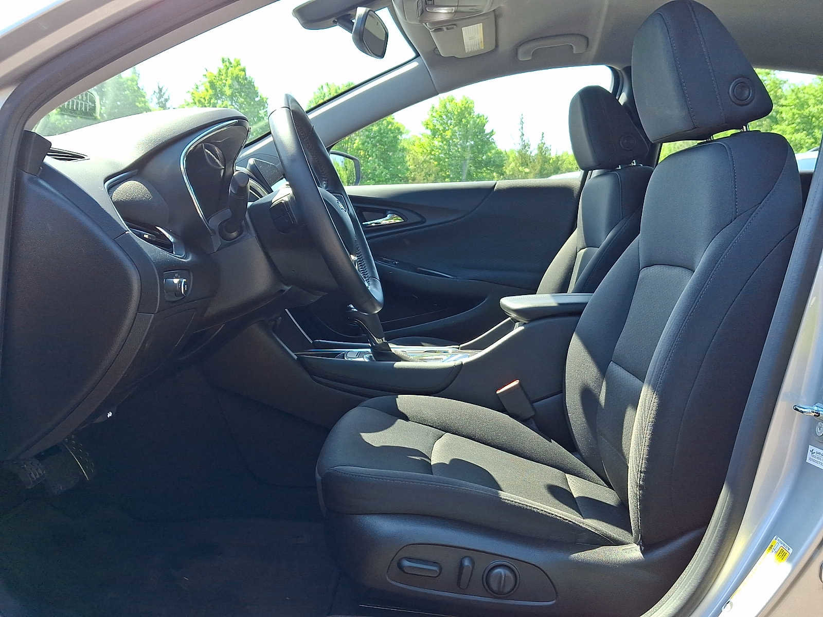 Used 2016 Chevrolet Malibu LT FWD image 15