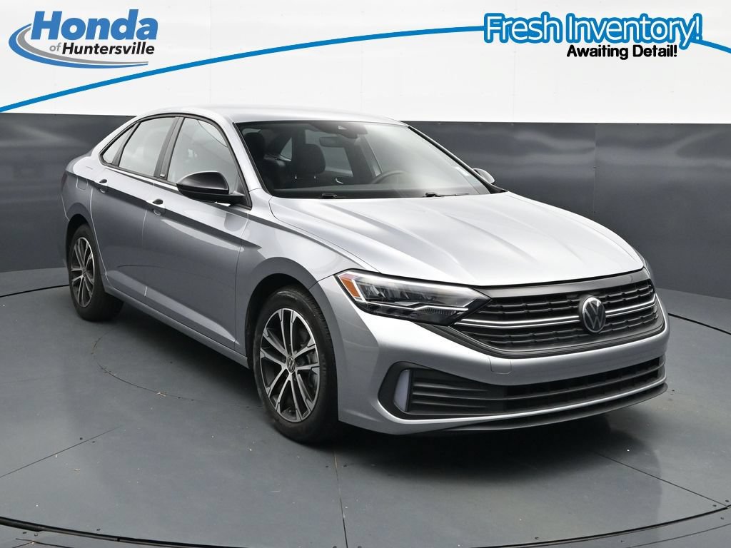 Used 2024 Volkswagen Jetta Sport FWD image 1