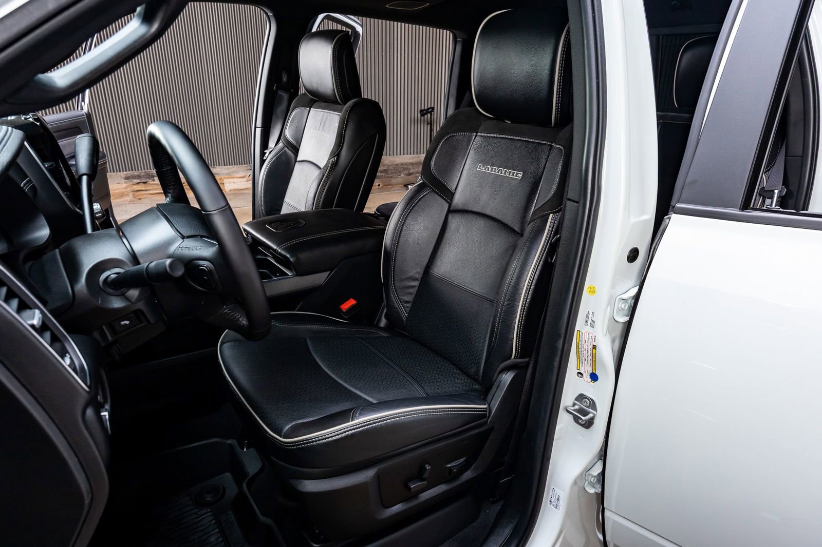 Used 2024 RAM 3500 Laramie w/ Night Edition AWD/4WD image 29