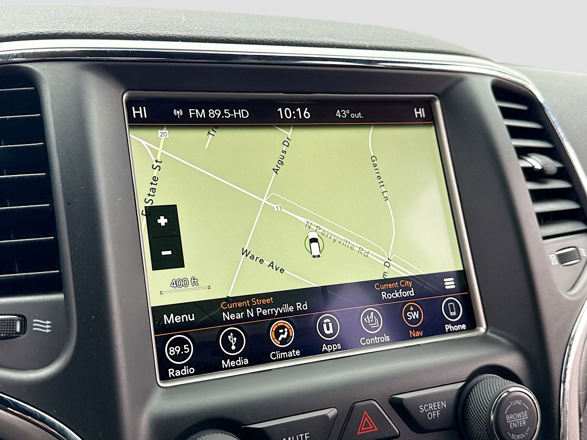 Used 2018 Jeep Grand Cherokee Altitude image 10