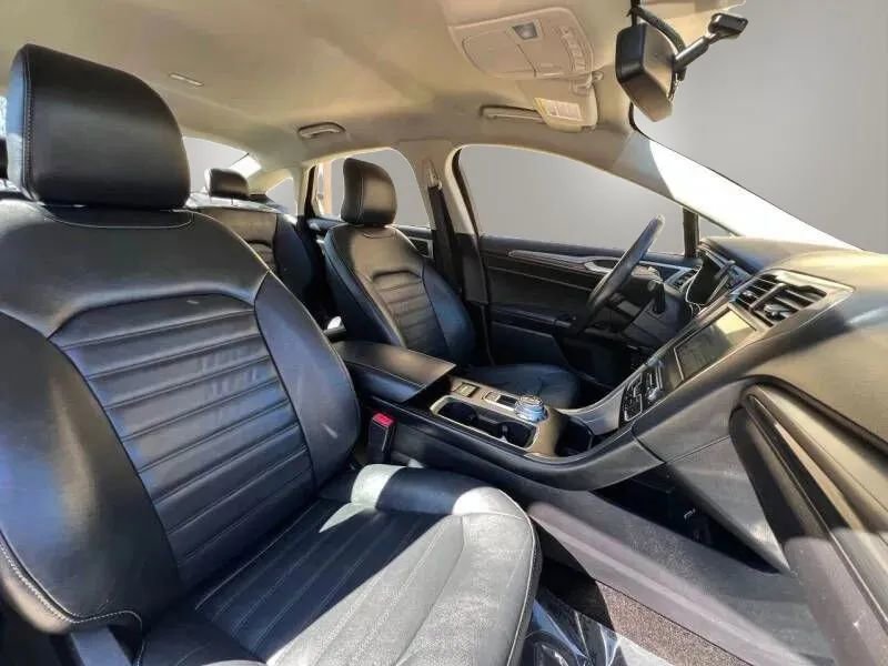 Used 2018 Ford Fusion Energi SE FWD image 16
