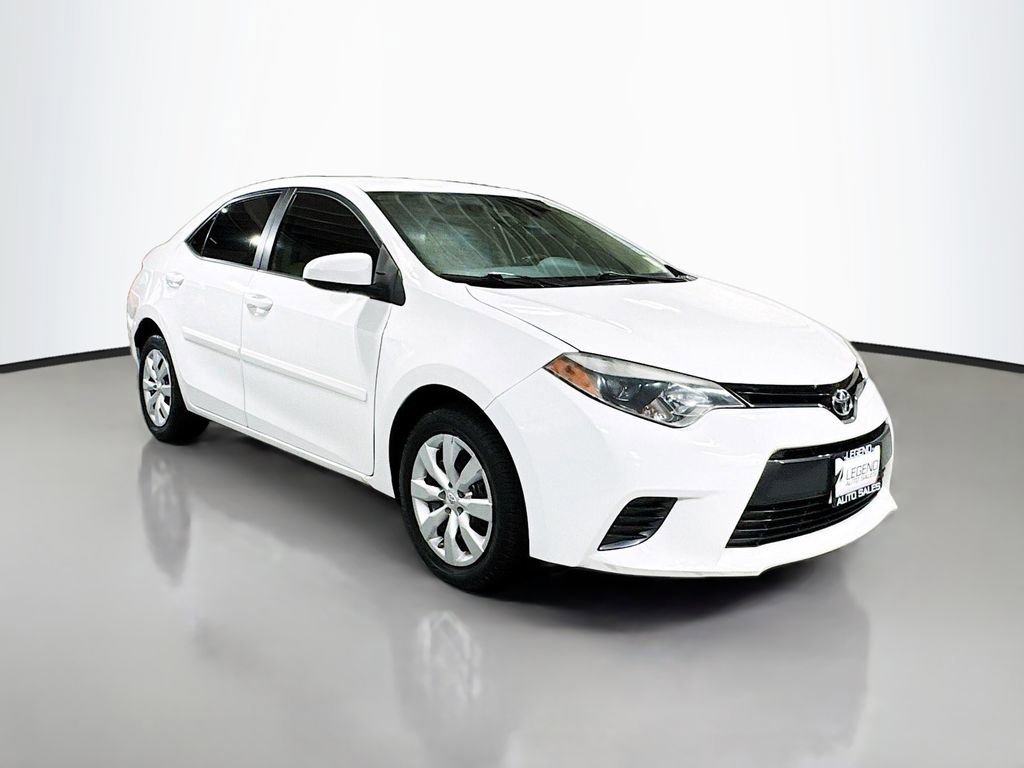 Used 2015 Toyota Corolla LE FWD image 3
