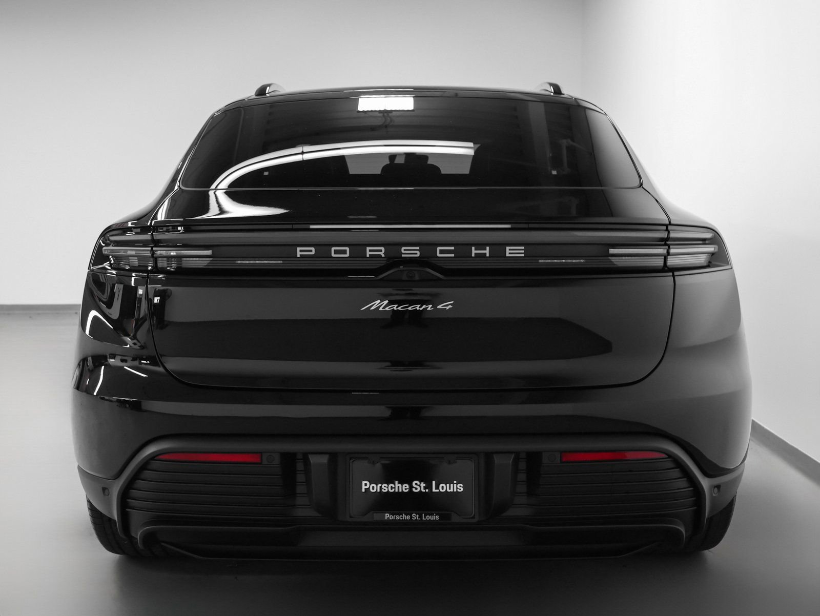 New 2026 Porsche Macan 4 Electric image 11