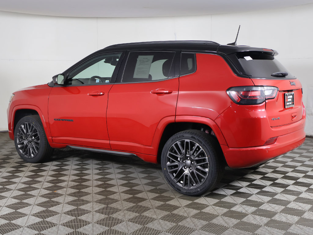 Used 2024 Jeep Compass Limited w/ High Altitude Package AWD/4WD image 13