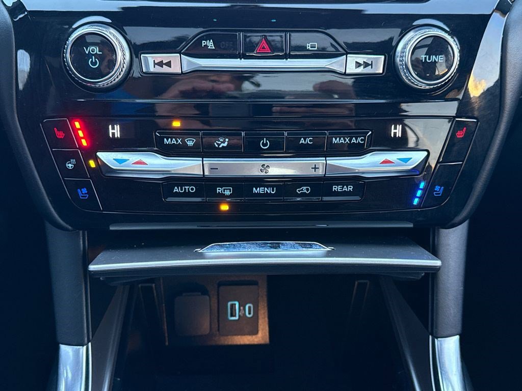 Used 2021 Ford Explorer Platinum w/ Equipment Group 601A image 33