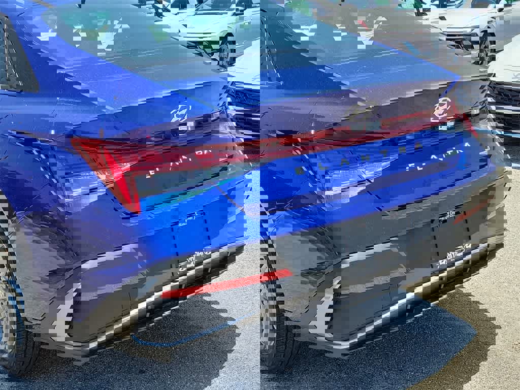New 2025 Hyundai Elantra Blue image 6