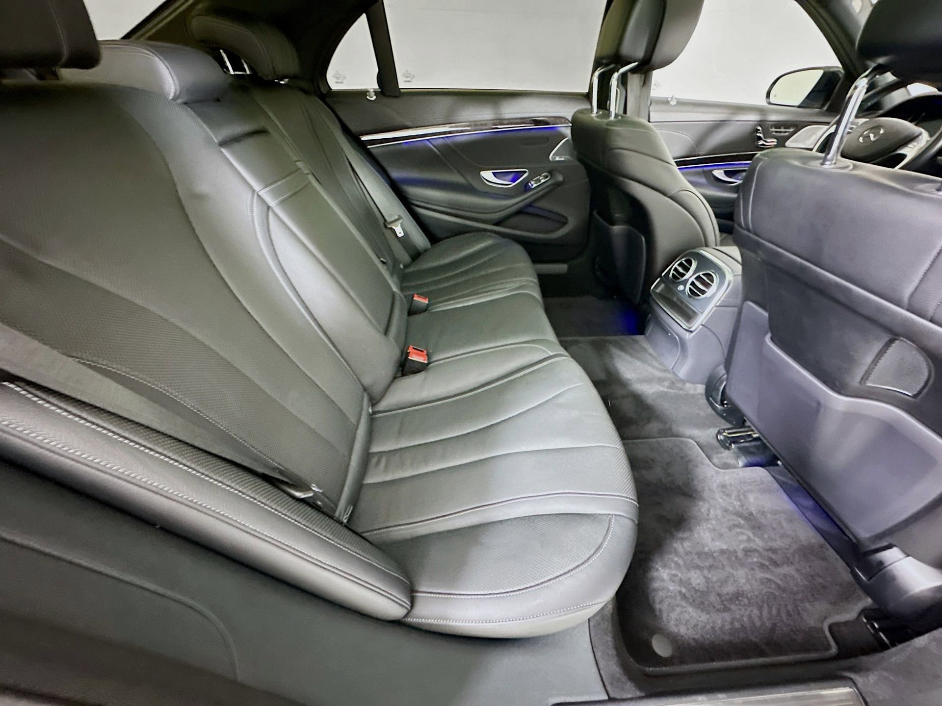 Used 2017 Mercedes-Benz S 550 Sedan image 30