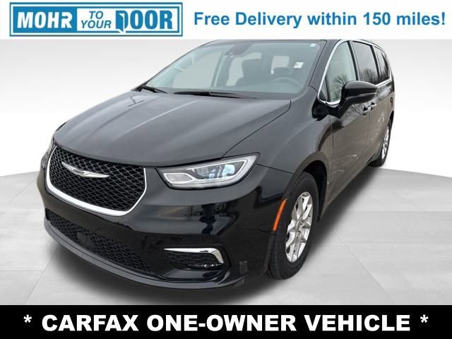 Used 2024 Chrysler Pacifica Touring-L image 1