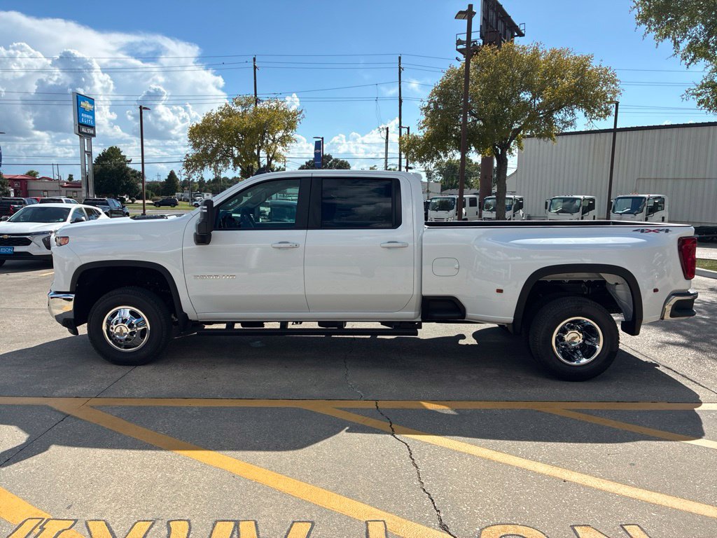 New 2026 Chevrolet Silverado 3500 LT AWD/4WD image 11