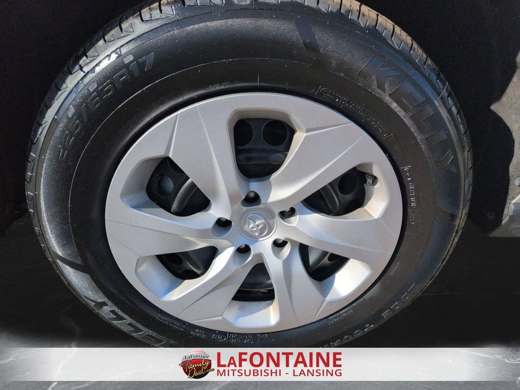 Used 2024 Toyota RAV4 LE image 31