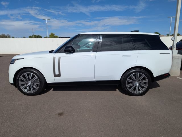 Used 2023 Land Rover Range Rover SE AWD/4WD image 9