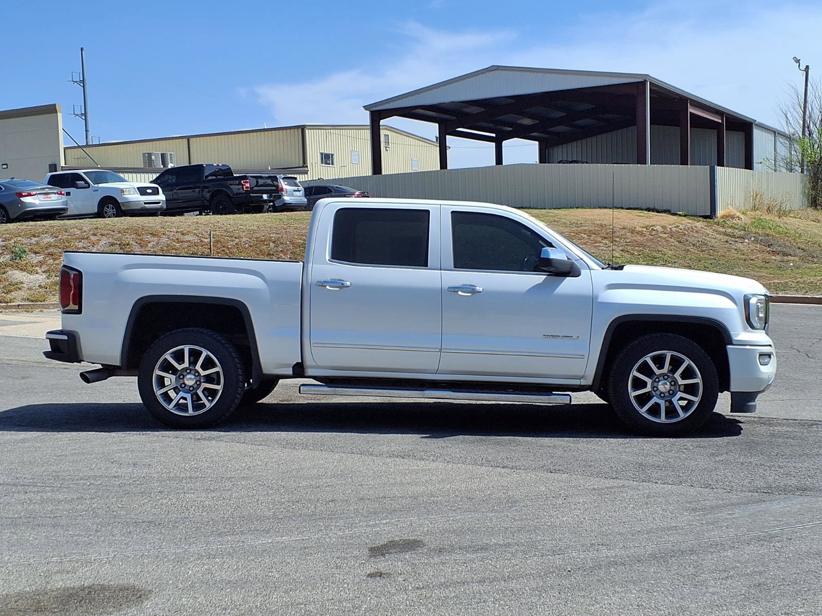 Used 2018 GMC Sierra 1500 Denali image 2