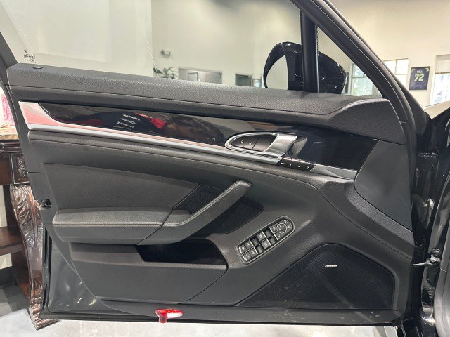 Used 2013 Porsche Panamera image 37