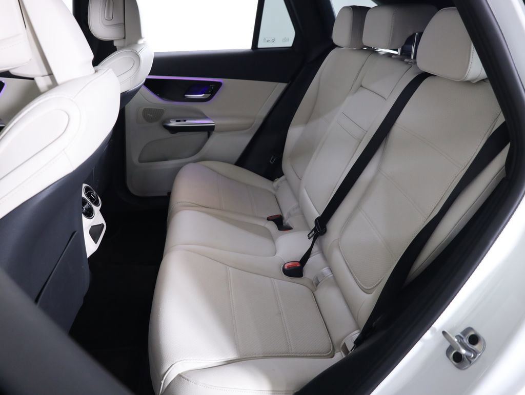 Used 2026 Mercedes-Benz GLC 300 4MATIC image 31