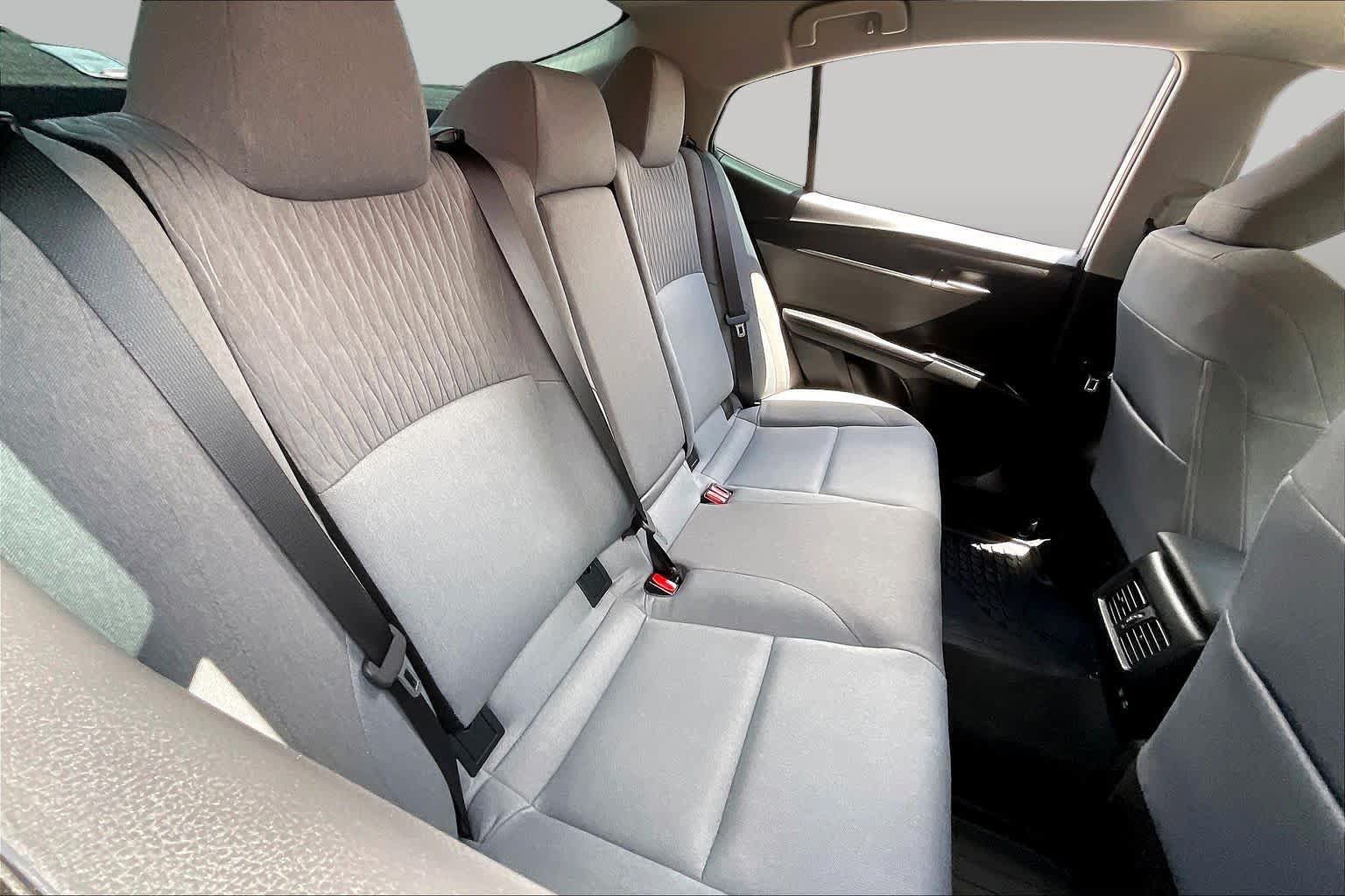 Used 2025 Toyota Camry LE w/ Convenience Package FWD image 18
