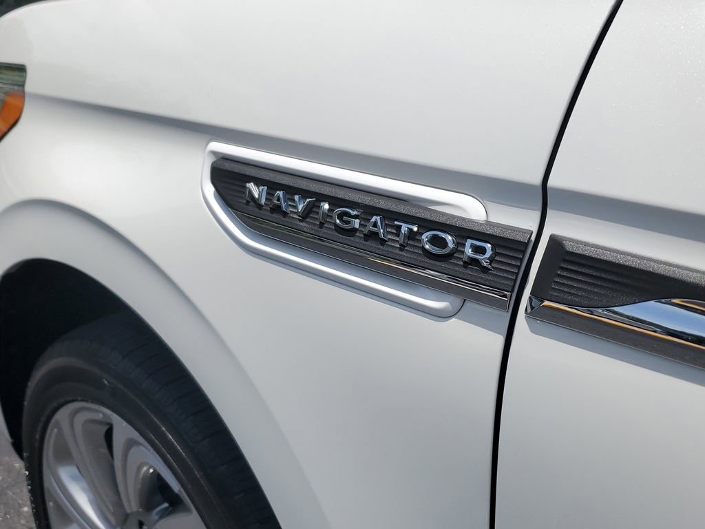Used 2024 Lincoln Navigator Premiere AWD/4WD image 29